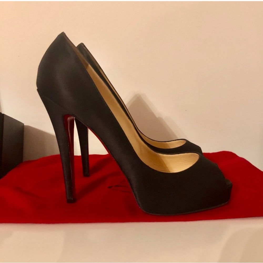 Christian Louboutin Very Prive Satin Platform peeptoe stilettos size 39